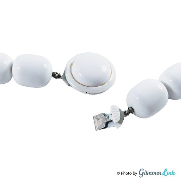 Vintage White Beaded Necklace, Chunky Oval Beads - Picture 8 of 11